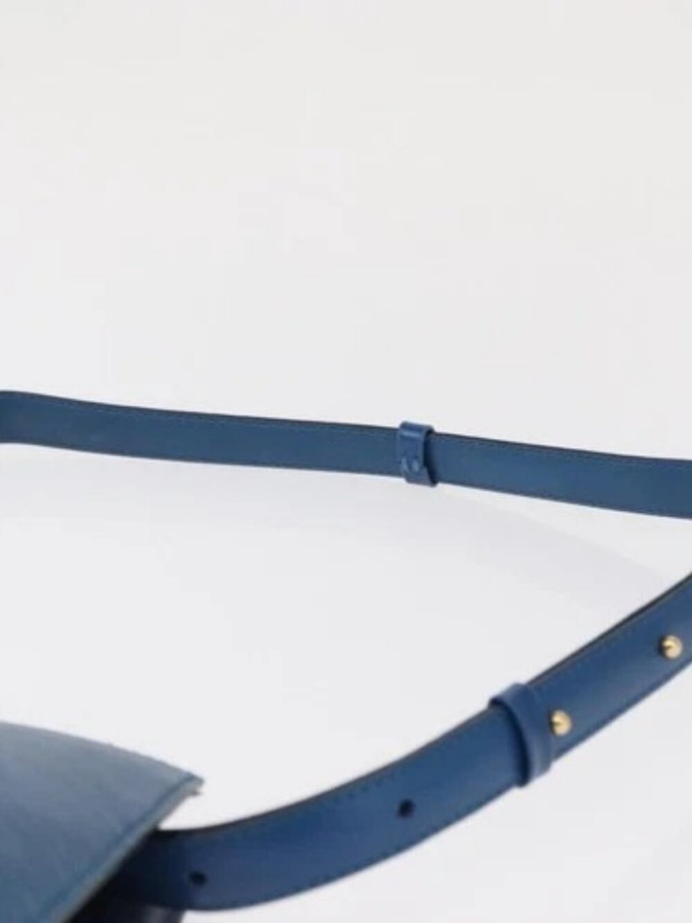 LOUIS VUITTON Epi Cluny Shoulder Bag Blue - Picture 8 of 15